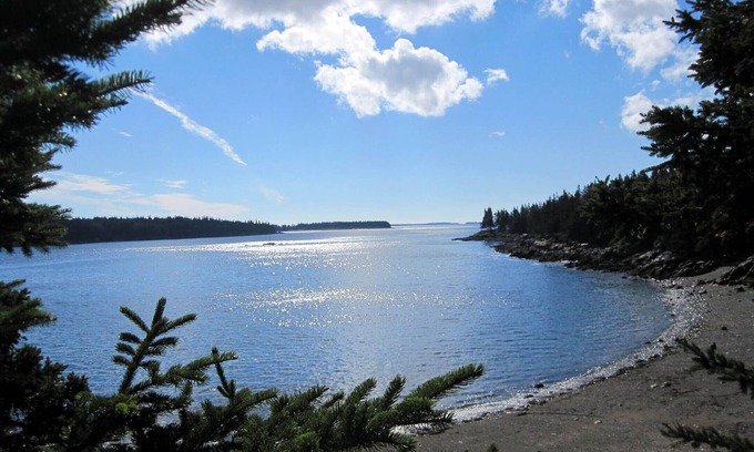Owls Head Cottage | 'Ebb and Flow' a light and airy seaside get-away at Crescent Beach