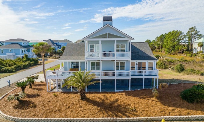 Beachwalk House | Ebb Tide Beach Cottage on Harbor Island: Ocean Views, Resort Pool, and Family Fun!