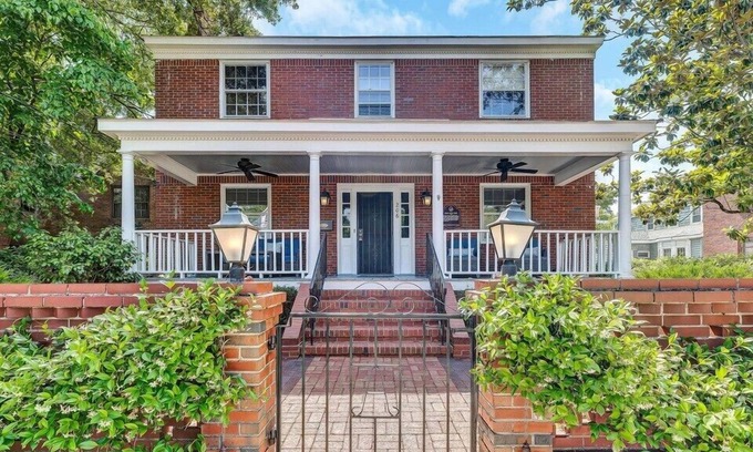 Wilmington Historic District House | Ebert-Artis Cottage - Heart of Downtown