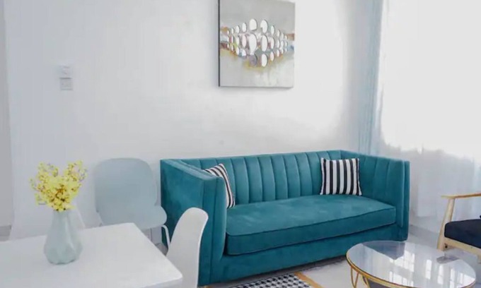 Kinyozi Apartment | Ebony Home 2 Br Wi-Fi Parking Hot shower