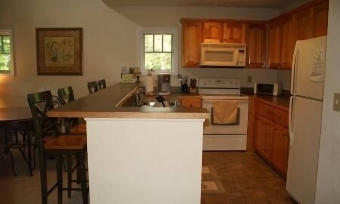 Foscoe Condo | Echota Woods 132, Close to High Country Attractions, Gated Resort, Pools, Fitness, Catch and Release Fishing,Last minute Discount available- discount included in online quote
