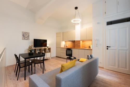 Josefov Apartment | Eclectic and design duplex in Prague