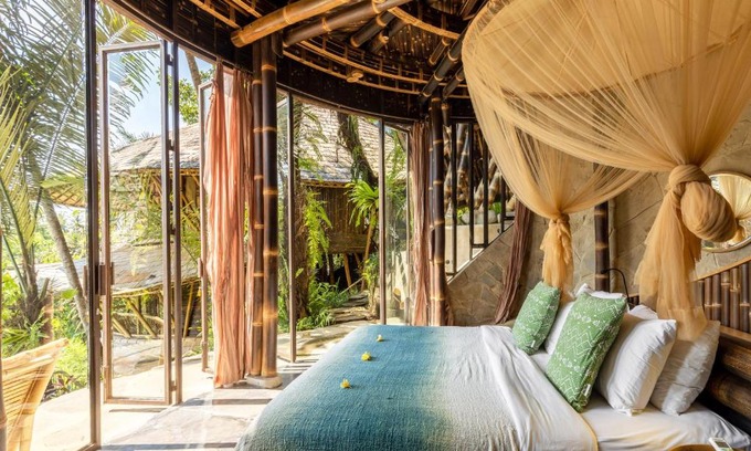 Abiansemal Villa | Eclipse House 4bds Eco Bamboo House Pool RiverView