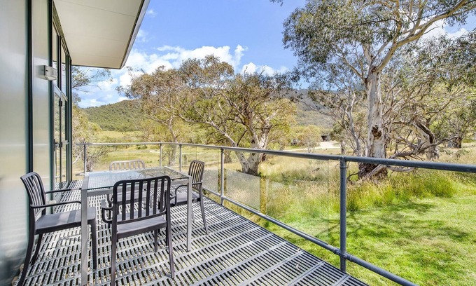 Crackenback Ski Chalet | Ecocrackenback 14 'Sustainable chalet close to the slopes.'