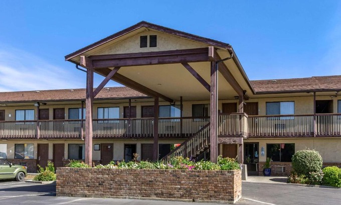 Ellensburg Cabin | Econo Lodge Ellensburg Near University