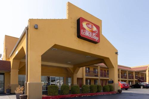 McAlester Hotel | Econo Lodge McAlester