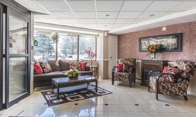 Orillia Hotel | Econo Lodge Orillia