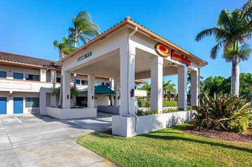Vero Beach Cabin | Econo Lodge Vero Beach - Downtown