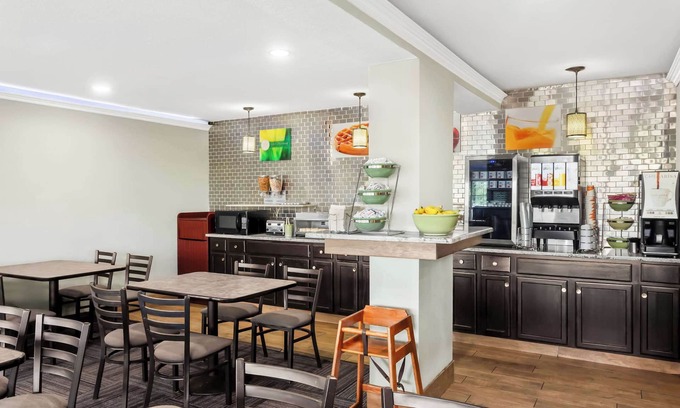 Waynesboro Hotel | Econo Lodge Waynesboro - Skyline Drive