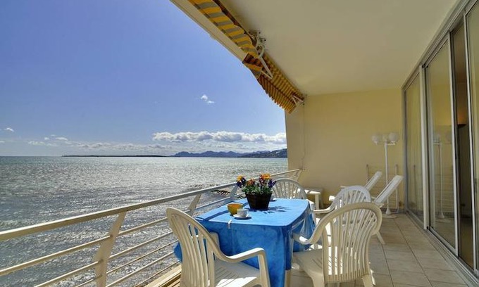 Juan-les-Pins Apartment | Eden Beach 2