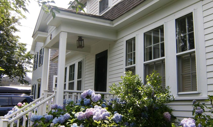 Edgartown House | Edgartown Village Charmer with Pool!