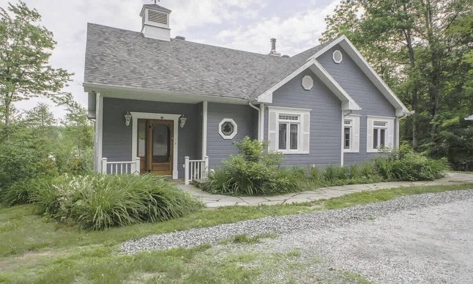 Austin Ski Chalet | Edge of Peasley Lake - Monthly - Apogée
