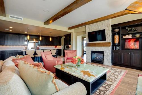 Steamboat Springs House | Edgemont 2300 - Luxury Ski-in Ski-out Condo!