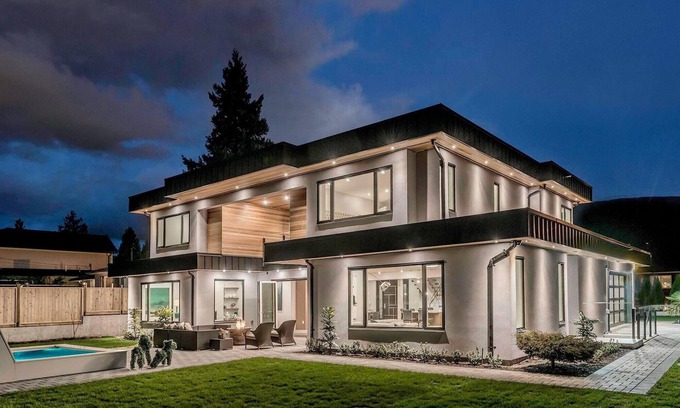 Edgemont Villa | Edgemont Jewel in the heart of Edgemont Village - Perfect destination.