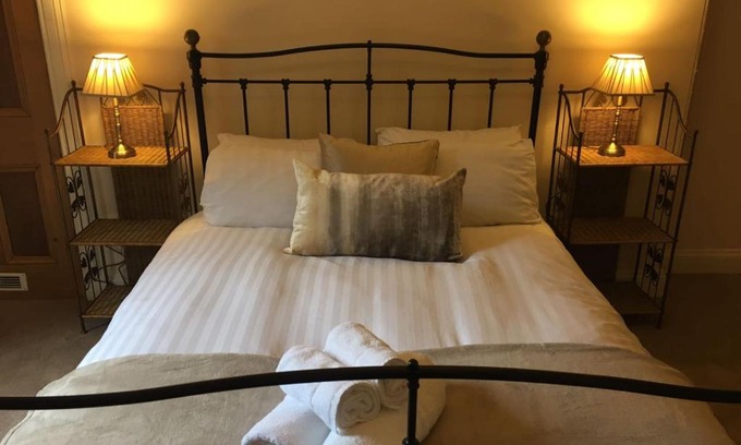 Merchiston Apartment | Edinburgh Canal Apartment