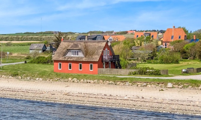 Krik House | "Edvardsine" - 20m to the fjord by Interhome