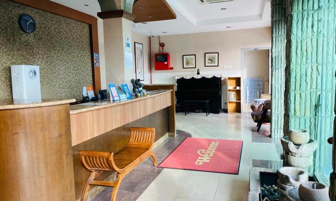 Taman Johor Jaya House | EE HOTEL Johor Jaya