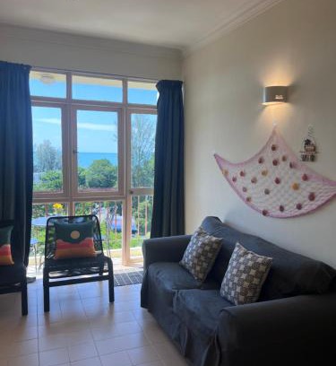 Batu Ferringhi Apartment | EE's Summer House - Homestay 3 min walk to beach