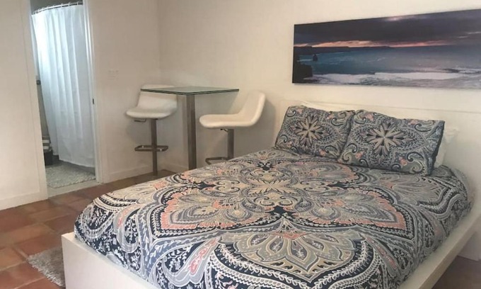 Hendricks and Venice Isles House | Efficiency 3 on water Las Olas, beach and free kayaks
