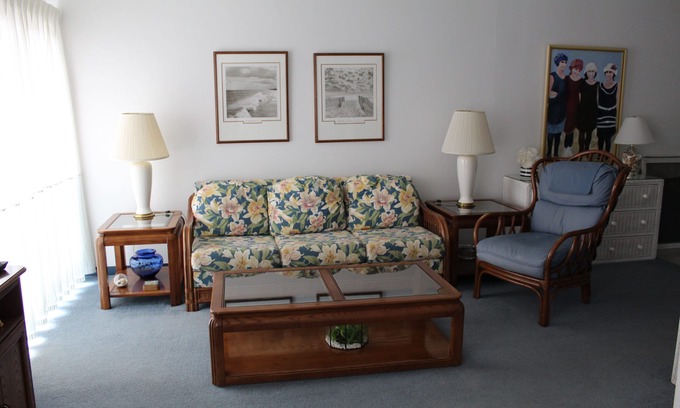 Rehoboth Beach Condo | Efficiency with tropical coastal decor!