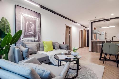 Downtown Shanghai Apartment | EHUB - Nanjing Road 2Bedroom with High Floor View