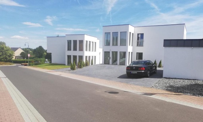 Schwirzheim Apartment | eifel24, neu, modern mit Dachterrasse