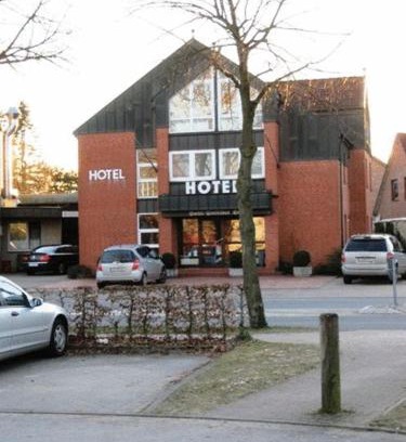 Neumuenster House | Einfelder Hof garni