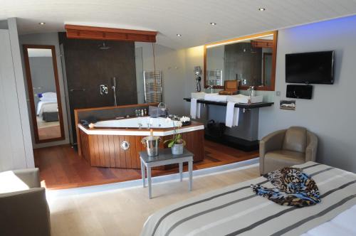 Le Bois-Plage-en-Re Hotel | Elégance Suites Hôtel