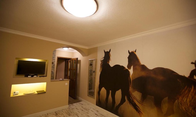 Izsak Resort | El Bronco Working Ranch
