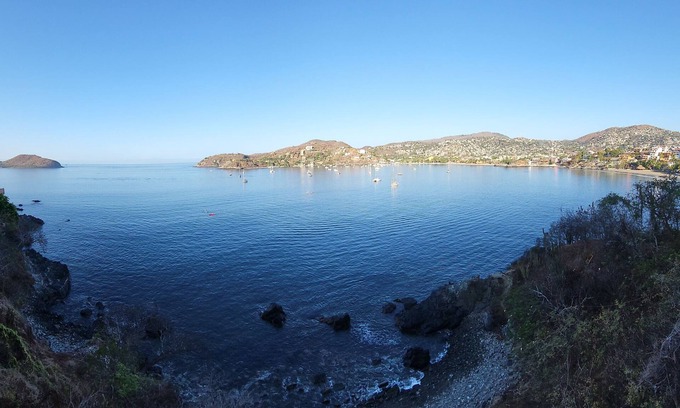 Ixtapa - Zihuatanejo Condo | El Nido, Casa 2 - GORGEOUS BAY VIEWS - NOBODY BETWEEN YOU AND THE WATER