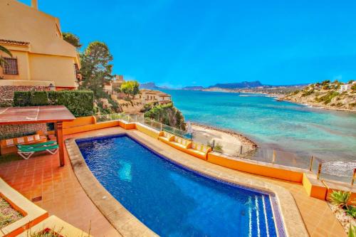 El Portet Villa | El Portet - beachfront holiday home with private pool in Moraira