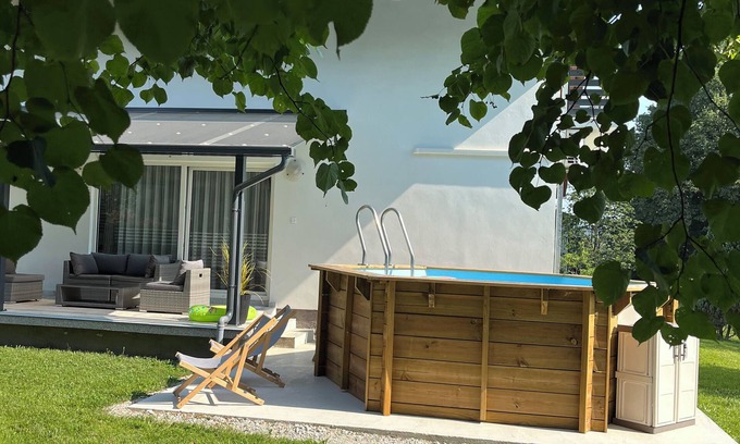 Donja Stubica House | Elbe Holiday in Croatia. cozy house with pool and piano