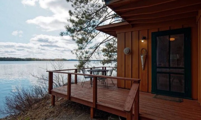 Orr Cabin | Elbow Lake Lodge: Reflections Lakefront Cabin3BR/1BA