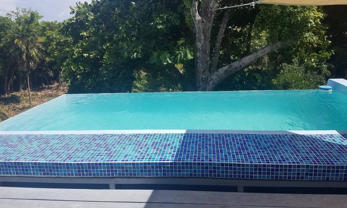 Isla de Utila House | Eldarvahl Luxurious Ocean Retreat with Infinity Pool