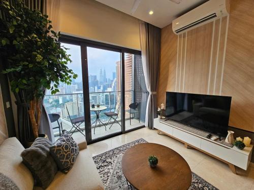 Pudu Apartment | Elegance 1BR Suite KLCC view with Gorgeous Pool