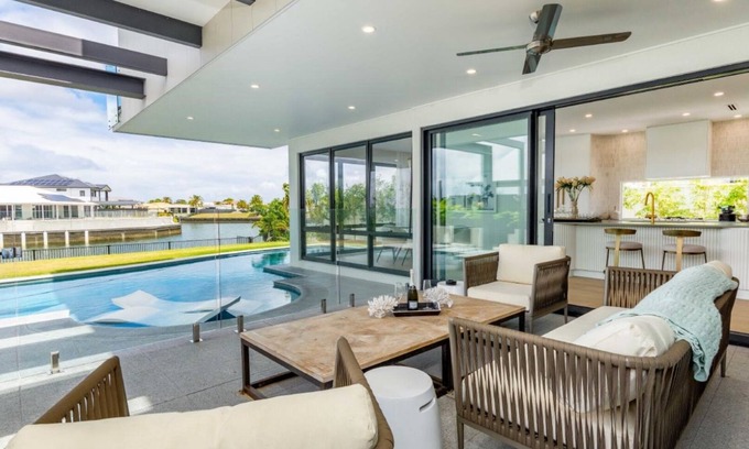 Woorim House | ELEGANCE ON ELANUS, TOP NOTCH