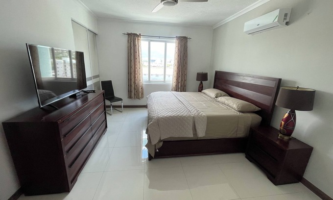 Eden Gardens Apartment | Elegant 1-bedroom apartment in the heart of New Kingston with roof top pool