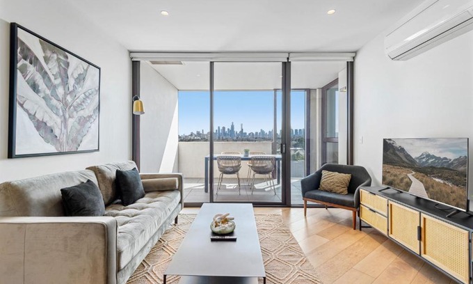 Prahran Apartment | Elegant 2-Bed Apartment With Expansive City Views