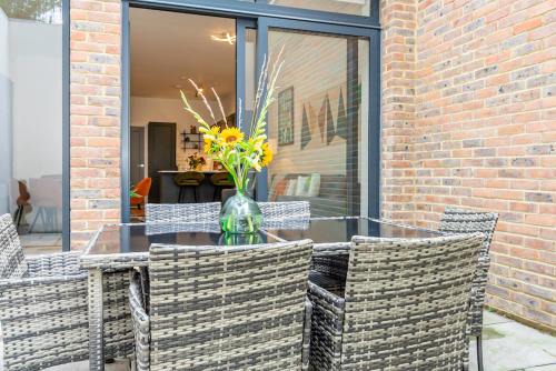 Acton Apartment | Elegant 2 Beds, 2 Baths Flat with Private Terrace, High-End Finishes and Chic Furnishings