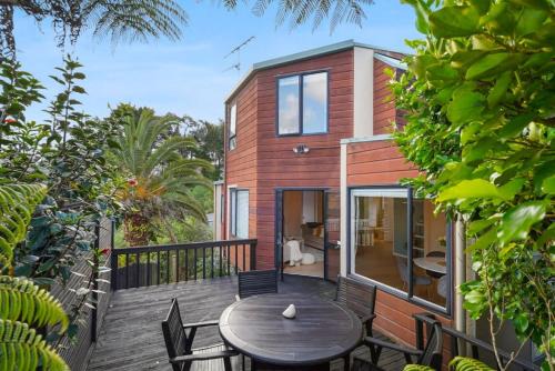 Northcross House | Elegant 2BR Family Home - Aircon - 5min to Beach