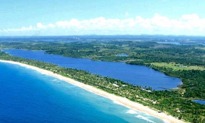 Marau House | Elegant 2nd floor house ocean front, secluded beach and fresh water lake