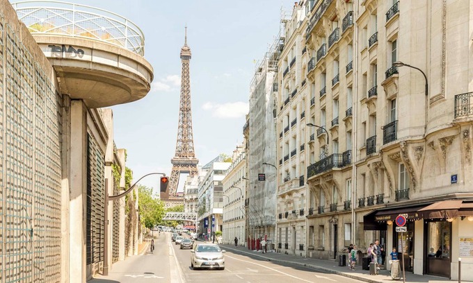 Grenelle Apartment | Elegant 5-Bedroom Parisian Retreat Steps from the Eiffel Tower