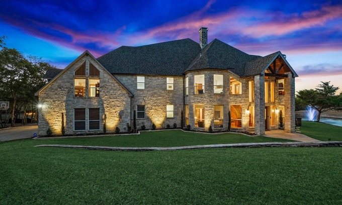Garland House | Elegant 6BR Mansion on 22 Acres w/Pool & Creek