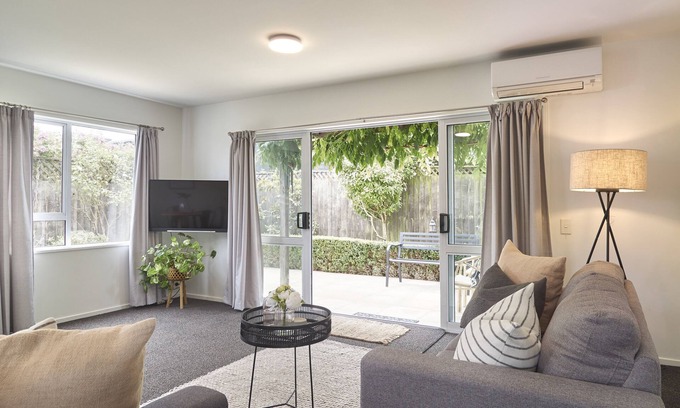 Saint Albans House | Elegant and private in Merivale