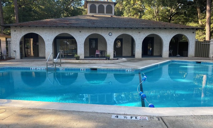 Palmetto Dunes Villa | Elegant and comfortable 2 bedroom pet-friendly villa w/2 parking spaces