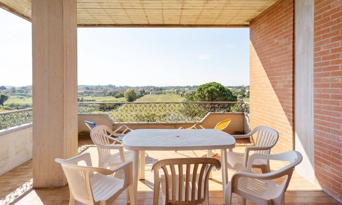 Tuoro sul Trasimeno Apartment | Elegant apartment with swimming pool and gym on Lake Trasimeno