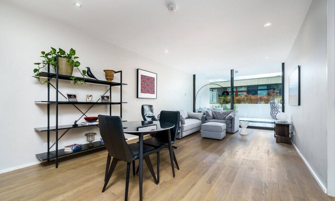 Kingston Apartment | Elegant Apartment in Kingston Foreshore
