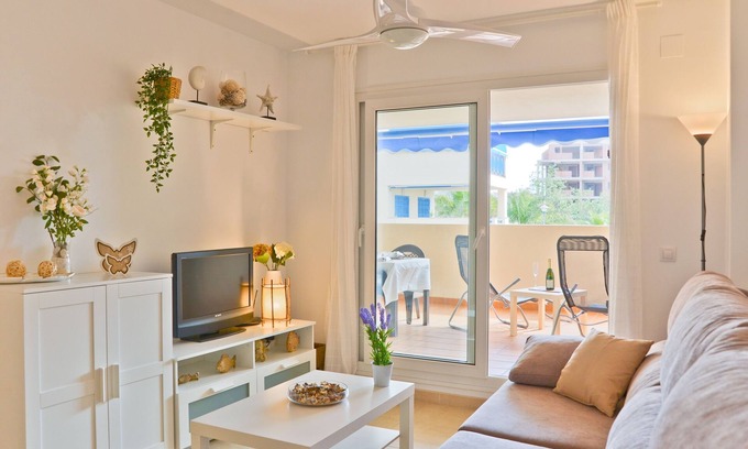 El Morche Apartment | Elegant Apartment on the Beach with Terrace, Sea View
