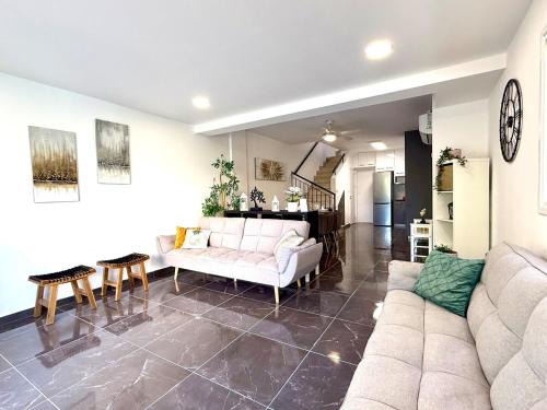 Pervolia Villa | Elegant Beach Villa Moonstone II