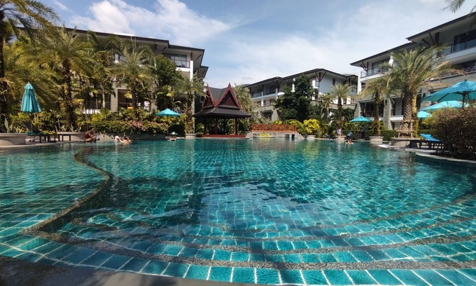 Sa Khu Apartment | Elegant Beachfront Oasis: 235sqm Luxury Apartment at Pearl of Naithon